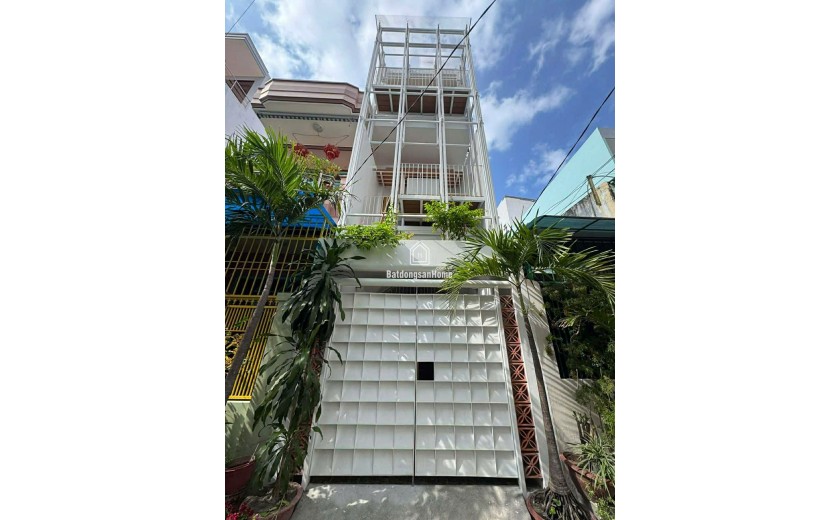 Nhà Mới 3 Tầng Sát Biển 100m – Ô Tô Tận Cửa – Full Nội Thất – 11 Tỷ